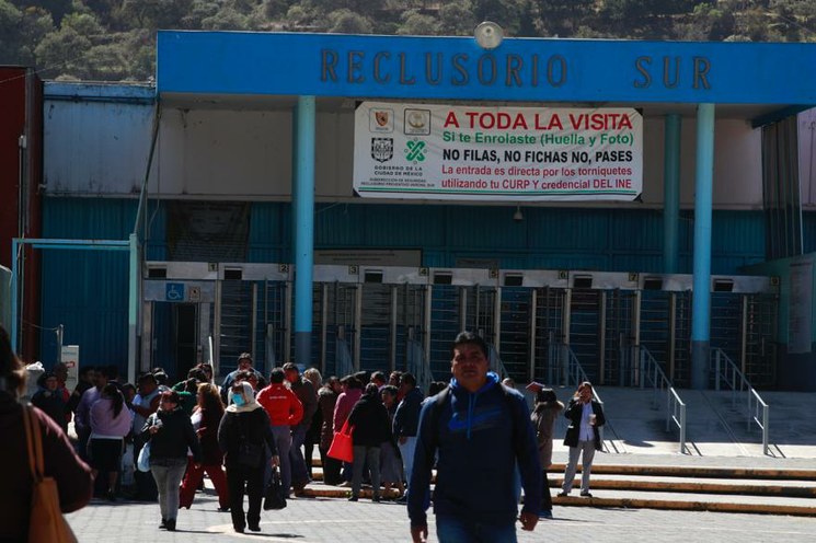 Se ‘fugan’ por la puerta del Reclusorio Sur 3 reos listos para extradición a EU