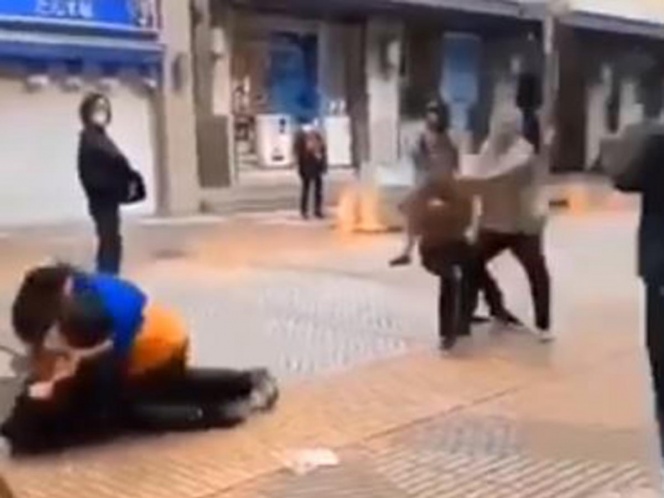 Japoneses pelean a golpes por cubrebocas para protegerse de coronavirus