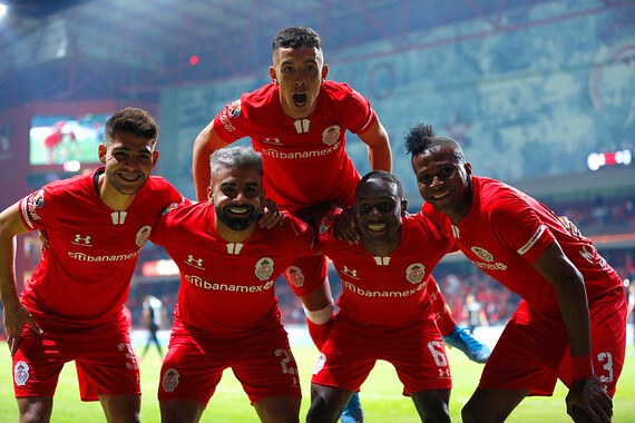 ‘Rayados’ del Monterrey del cielo al suelo: Toluca lo hunde en el sótano y aún no gana