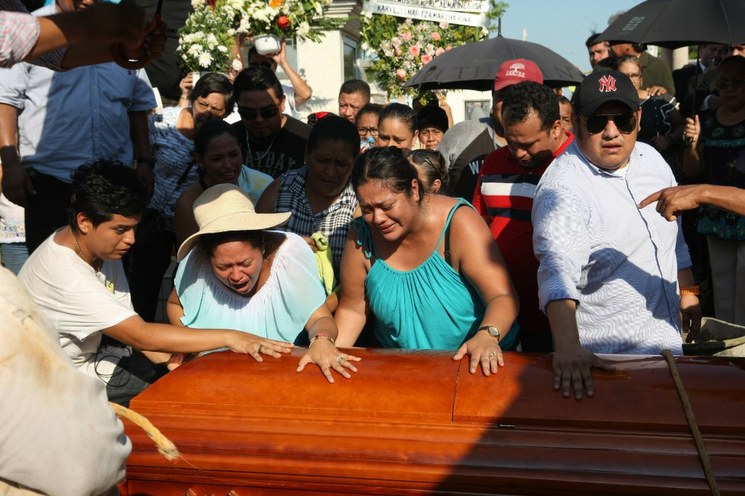 Hay 52 personas en observación por medicamento contaminado: Pemex