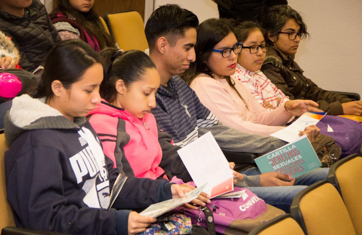 Imparten a estudiantes de la UAT charla sobre prevención del embarazo
