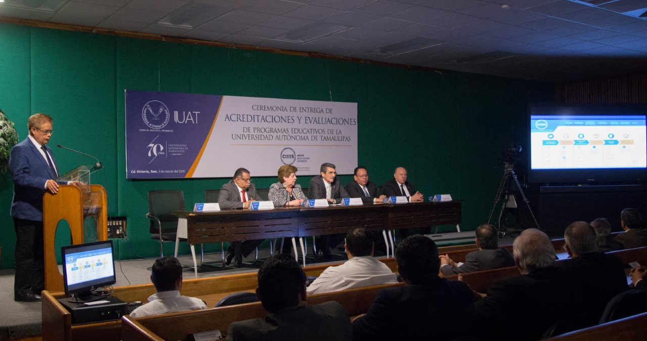 Acreditan los CIEES calidad de programas educativos de la UAT