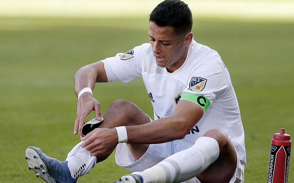 ‘Hace más shows de tele que goles’; aficionados del Galaxy destrozan al Chicharito