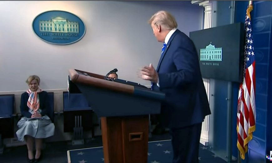 Recomienda Trump inyectar desinfectante para contrarrestar el Covid-19 y luego recula