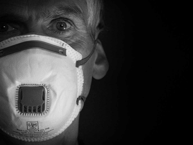 Médico contagia de COVID-19 a 21 adultos mayores en geriátrico de Argentina