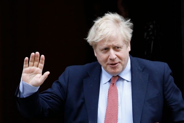 Hospitalizan al primer ministro británico infectado de COVID-19
