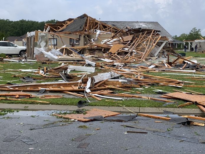 Al menos 19 muertos por tornados al sur de EU