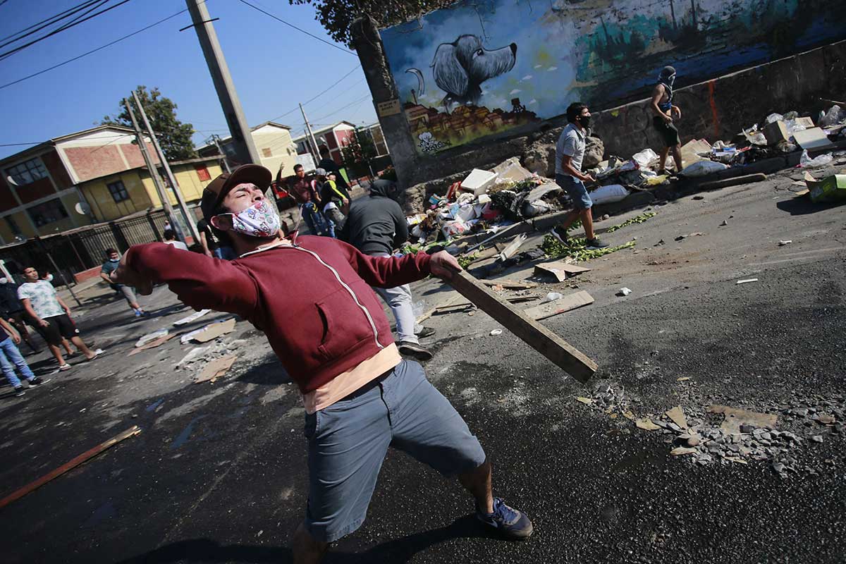 Chile admite crisis por aumento de contagios