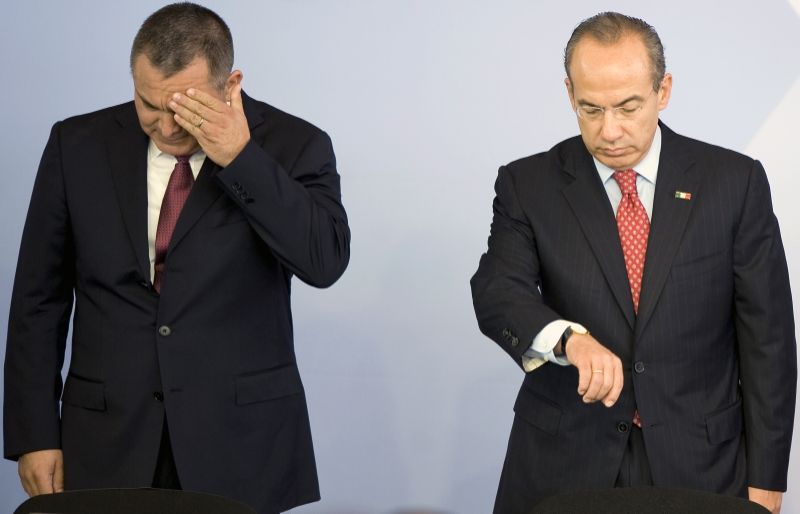 Responde Calderón a López Obrador: ‘no hay consulta que valga, respete mis derechos’