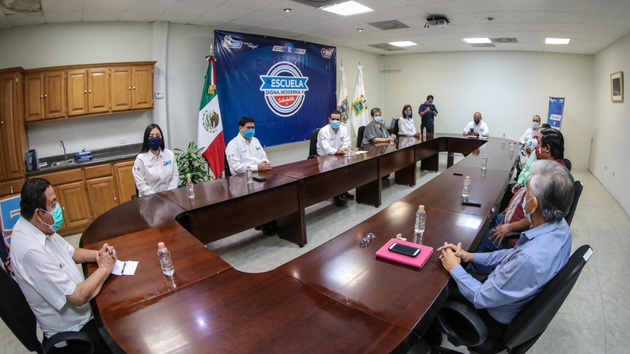 Entrega Rivas apoyos  a cuatro espacios educativos de Nuevo Laredo