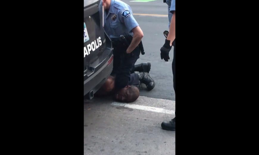 Policía blanco victima a un detenido afroamericano y estalla escándalo en EUA