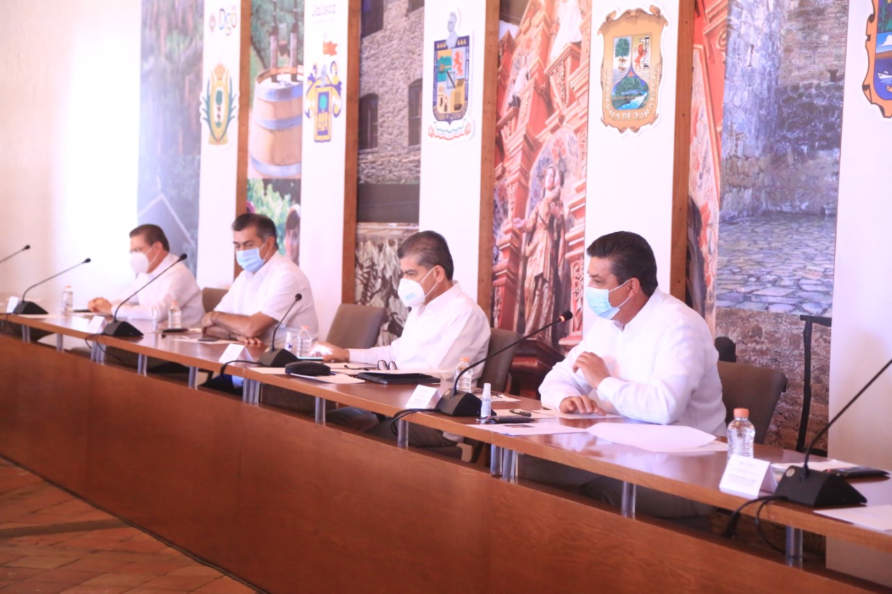 Siete gobernadores demandan al gobierno federal reactivar proyectos de energías limpias
