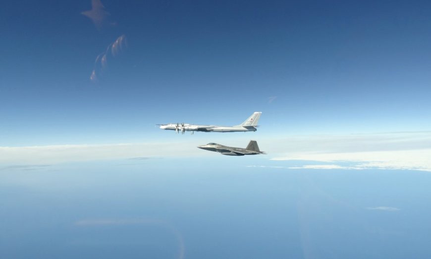 Varios cazas de EU interceptan cerca de Alaska bombarderos rusos con capacidad nuclear