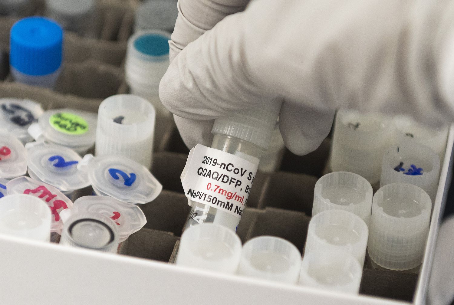 Estados Unidos acusa a ‘hackers’ chinos de piratear información sobre vacuna contra coronavirus