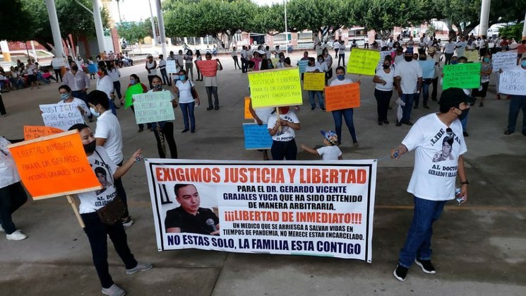 Protestarán en Victoria por detención de médico que no pudo salvar del Covid a influyente político