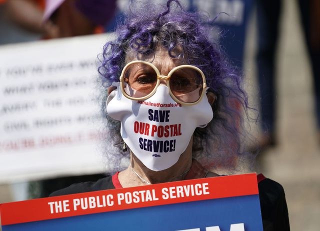 Fiscales de NY, Nueva Jersey y Hawai demandan a Trump por sabotear servicio postal