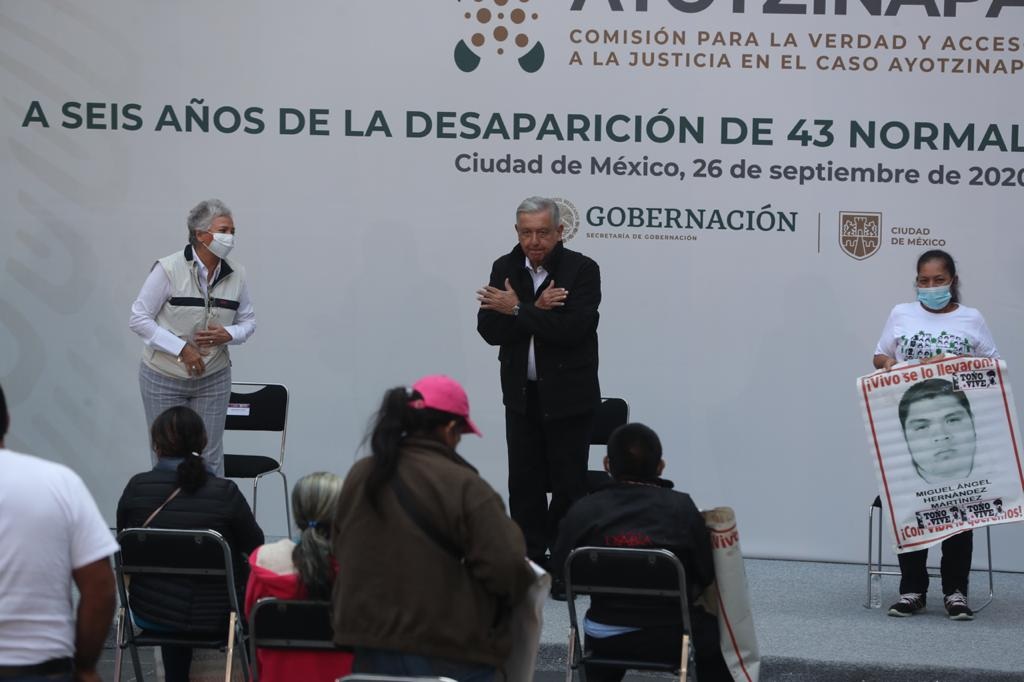 Asegura AMLO que se ejecutarán órdenes de aprehensión contra militares por caso Ayotzinapa