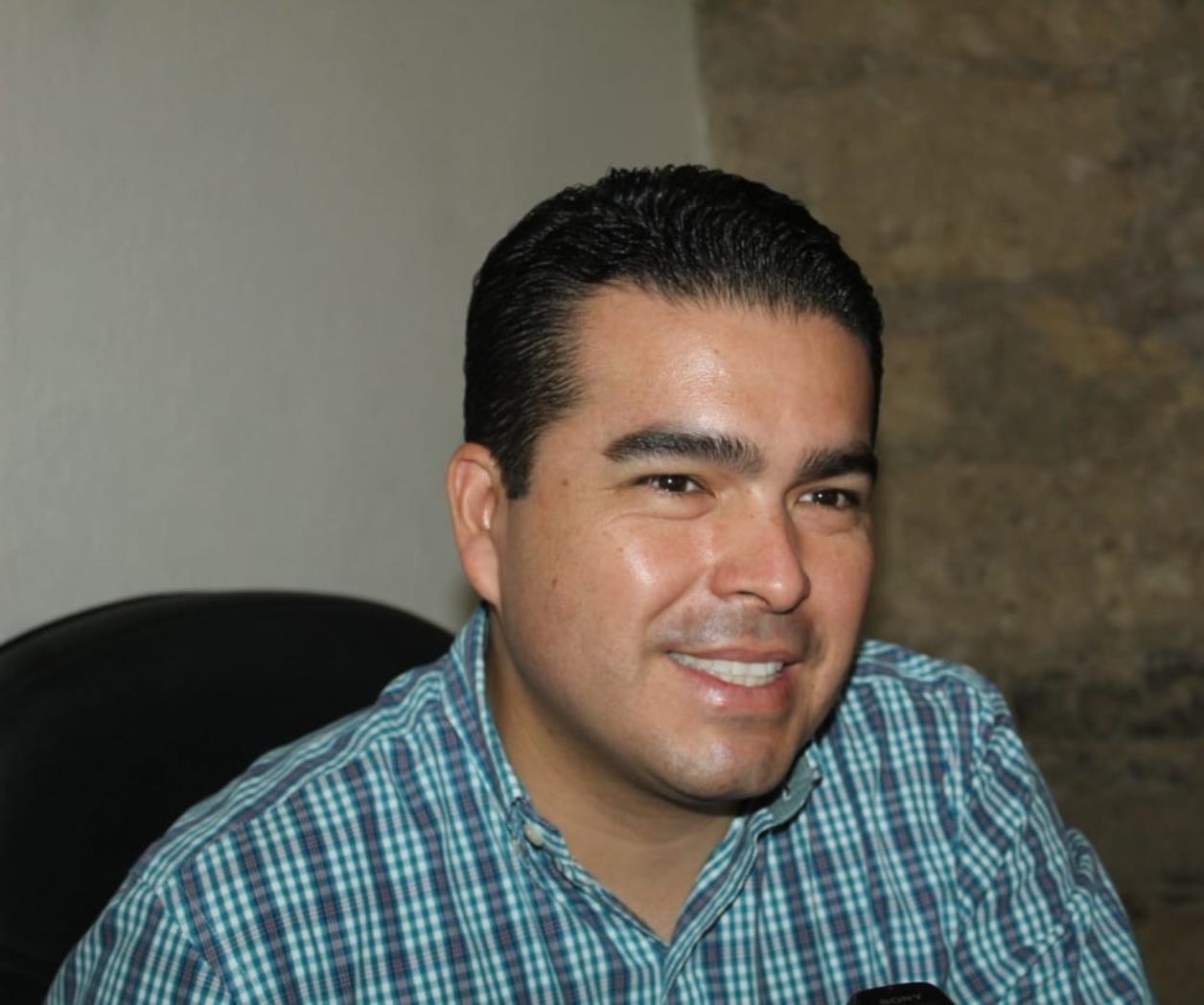 Cuestiona Horacio Reyna que Ambrosio Ramírez no haya renunciado al  PRI hace 2 años