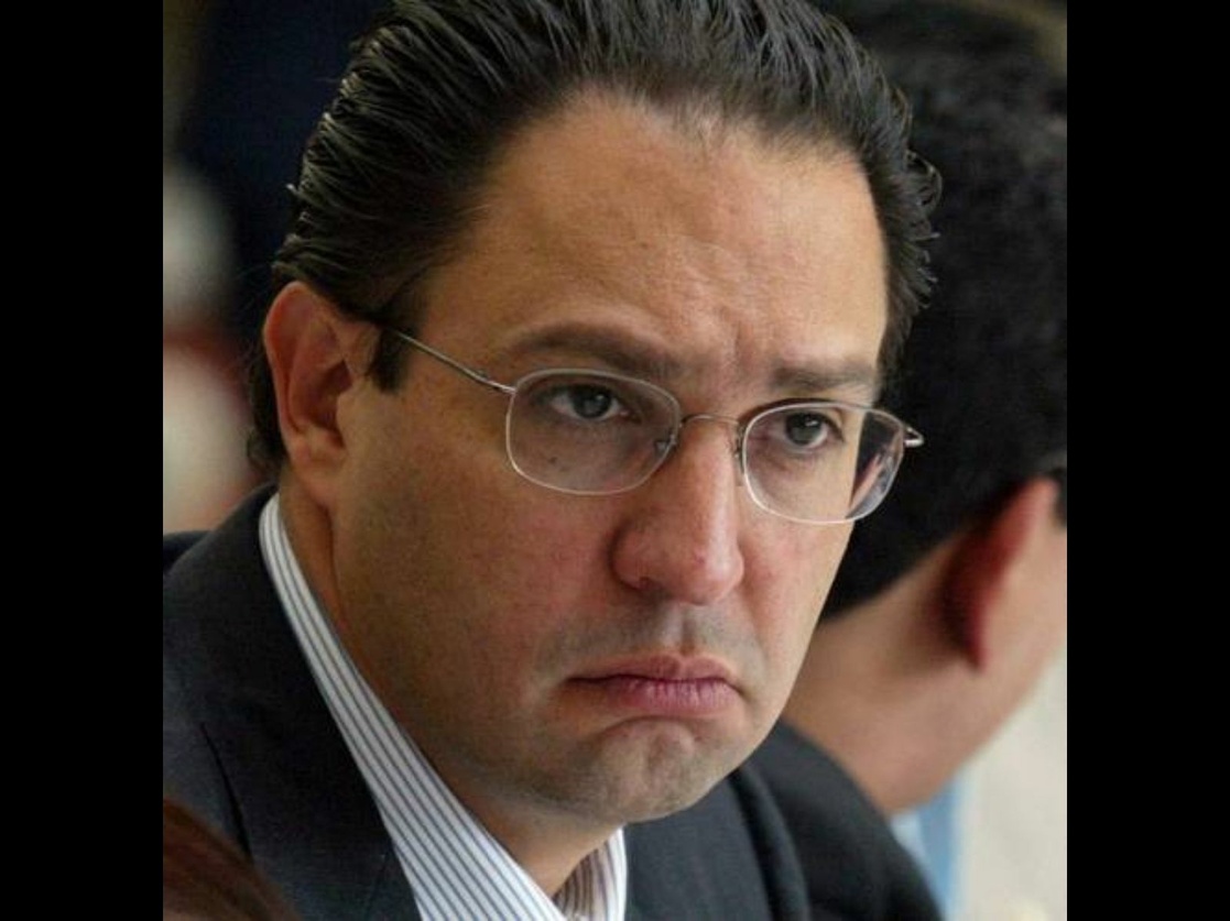 Niegan amparo a Emilio Zebadúa contra orden de captura por vínculos con Estafa Maestra