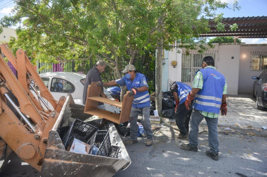 Colaboran contra dengue en la colonia ISSSTE