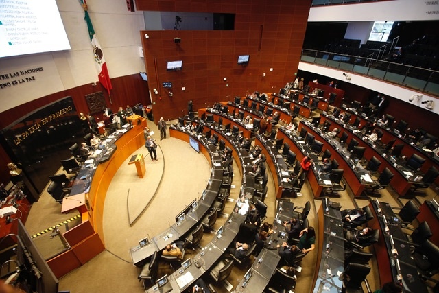 El Senado también aprueba la eliminación del fuero que protege a legisladores