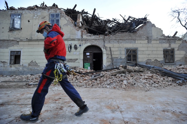 Sismo de 6.3 grados deja destrucción y muerte en una pequeña ciudad de Croacia