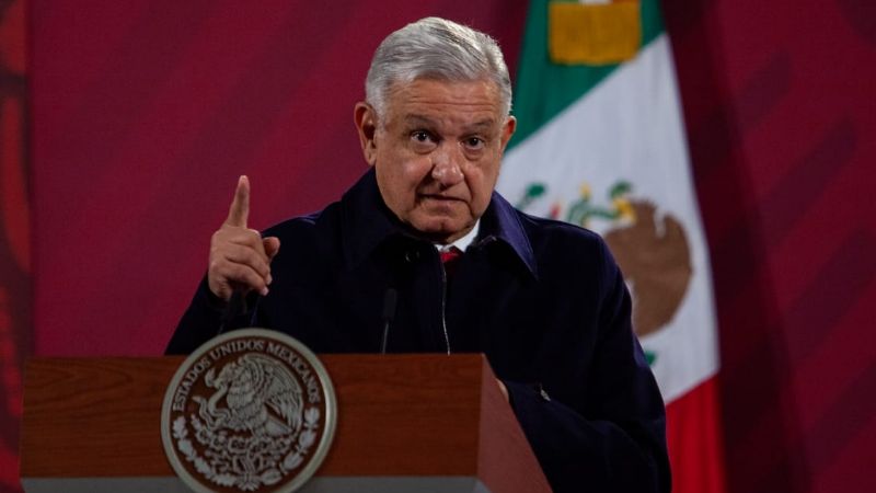 Los ‘machuchones’ del PRI, PAN y PRD se abrazan para buscar el dinero de los pobres: AMLO