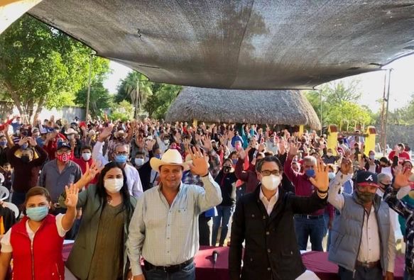 Alcalde de Güémez y empleados asisten a evento de Morena en horario de oficina