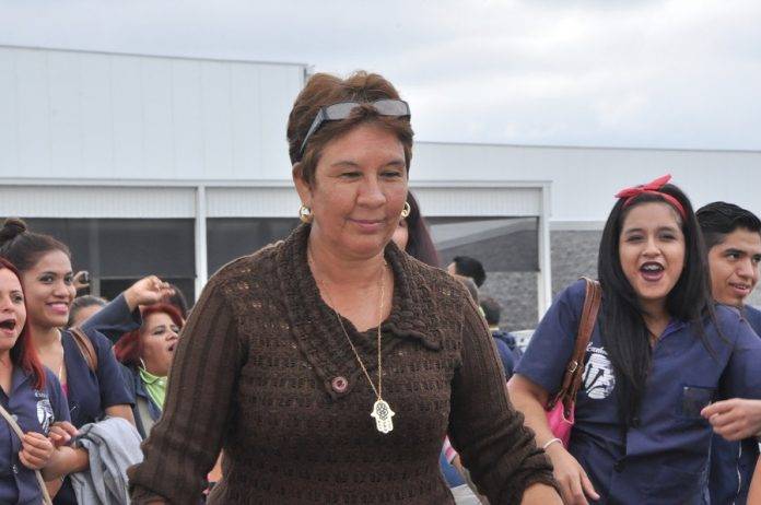 Dirigente de maquiladoras de Victoria se suma a Morena; obreros le dan su apoyo
