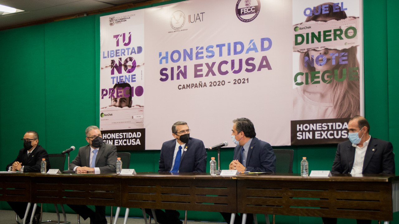 Imparten en la UAT conversatorio ‘Honestidad sin Excusa’ en campaña anticorrupción