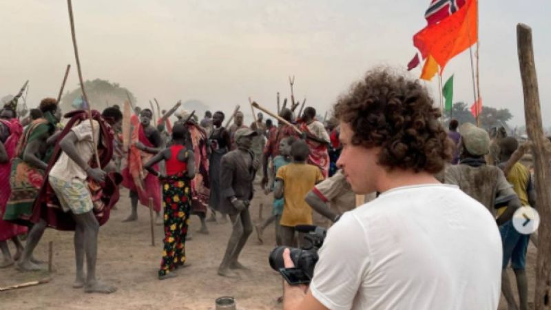 Tunden a youtuber Luisito Comunica por usar como decoración a habitantes de Nairobi