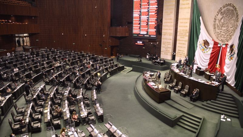 Propone Morena eliminar 200 diputados ‘pluris’ y que partidos conserven registro con 4%