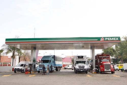Obtienen gasolineros $33 millones diarios vendiendo litros incompletos