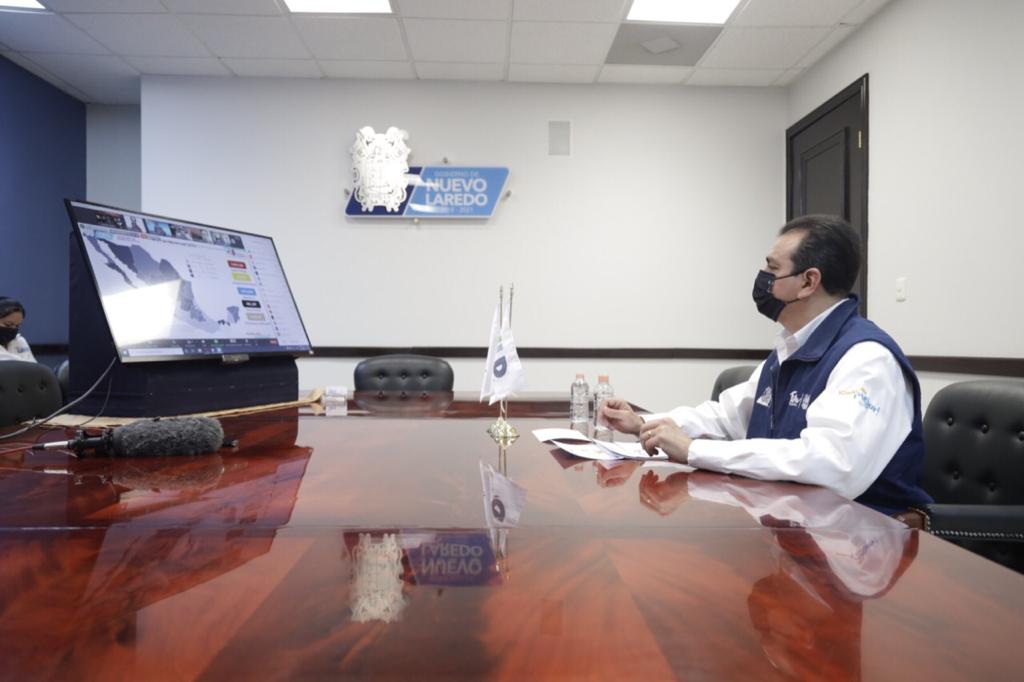 Reconoce municipio con rifa de auto a maestros de NLD