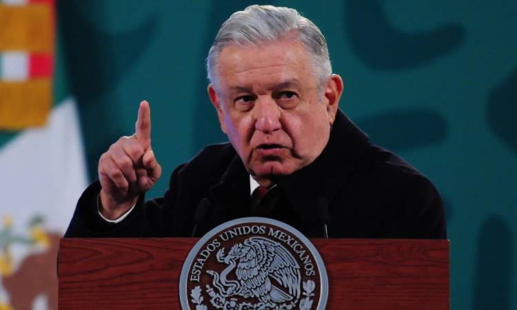 Habrá cambio en la Constitución si el Poder Judicial frena la reforma eléctrica: AMLO