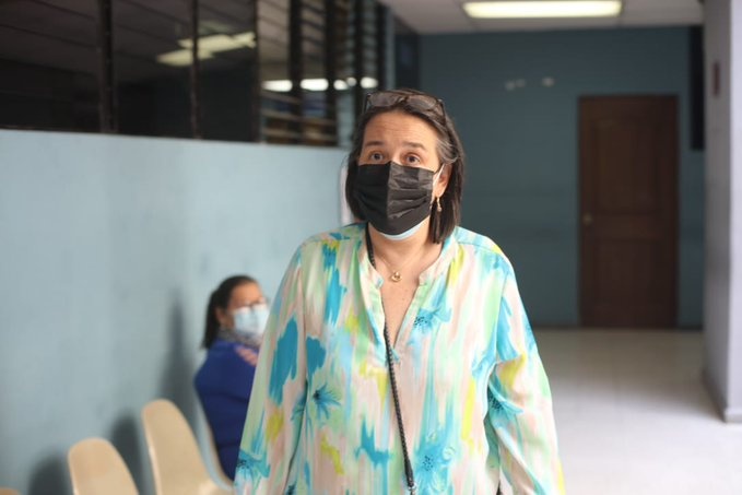 Condenan a tres años de cárcel a la ex esposa del presidente de El Salvador