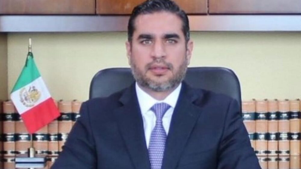 Juez anti-AMLO protege al primer particular contra padrón de usuarios de celulares