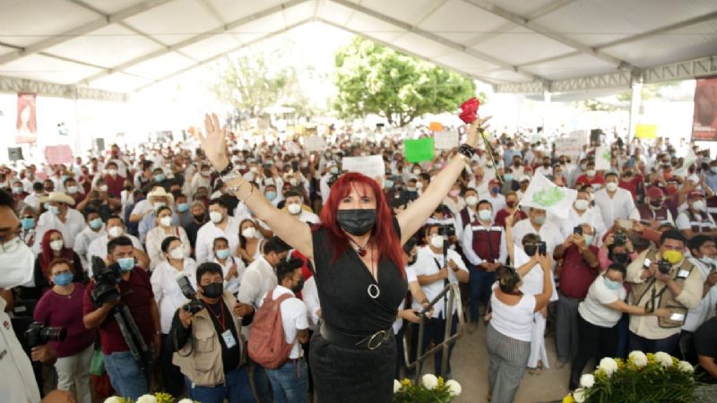Ordenan a periodista de Latinus retirar tuit en que se refiere a Layda Sansores como prostituta
