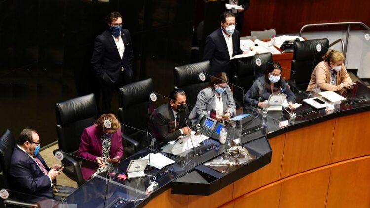 Aprueba Senado en lo general reforma a Ley de Hidrocarburos impulsada por AMLO