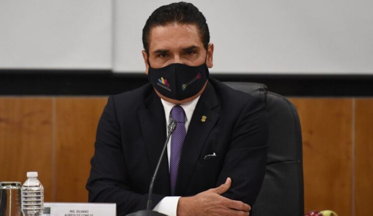 Denuncia AMLO que Silvano Aureoles amenazó a diputada por caso Cabeza de Vaca