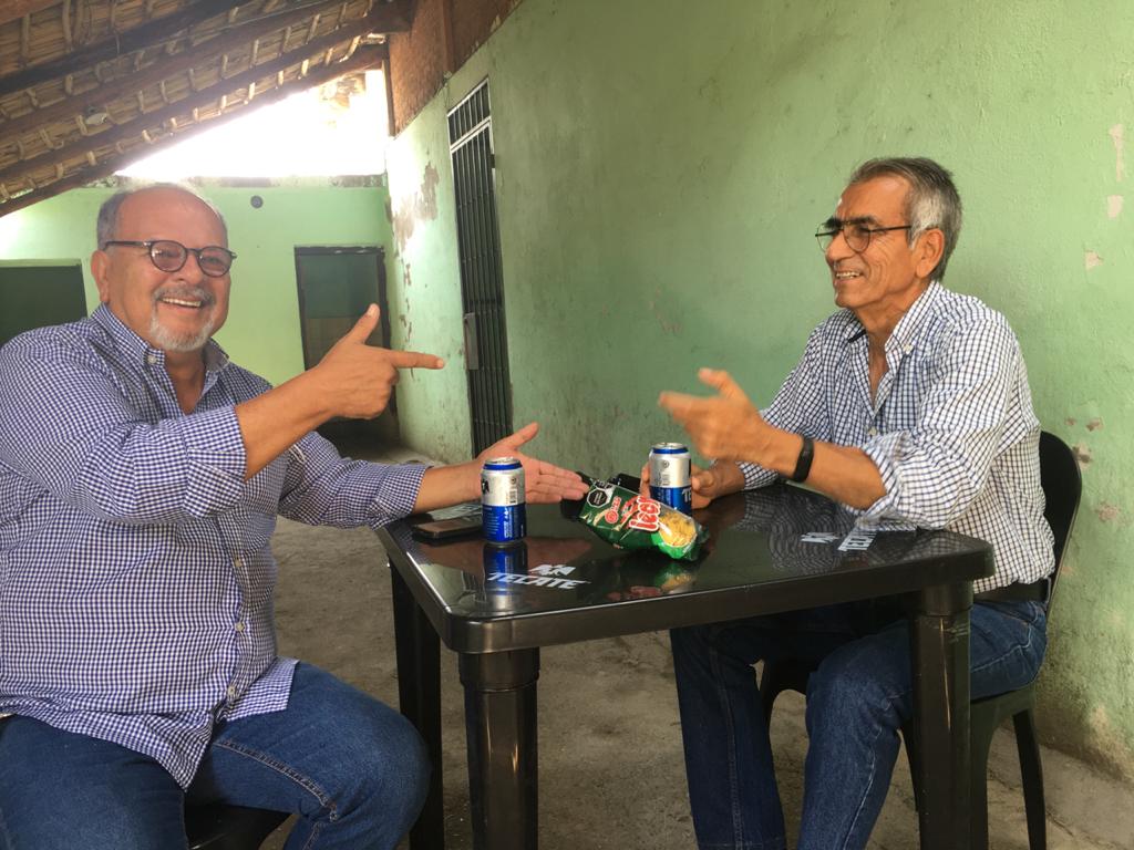Víctor Contreras y Felipe Martínez, toma y daca entre sotanas, tamaleras y demandas