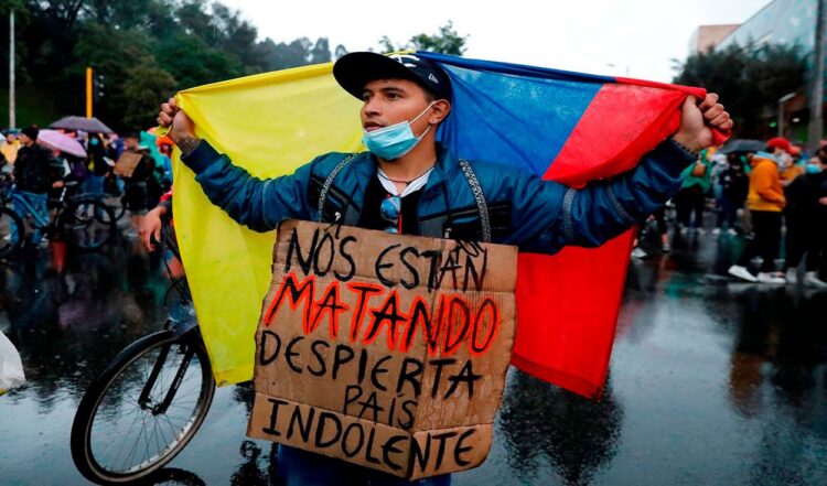 Estremece a Colombia la desaparición de 548 manifestantes y 25 civiles victimados