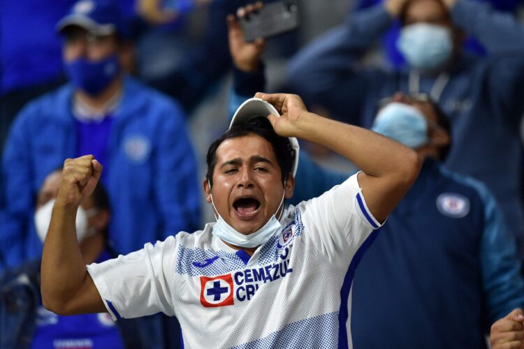 Felicita AMLO al Cruz Azul por el campeonato: ‘ya les tocaba’