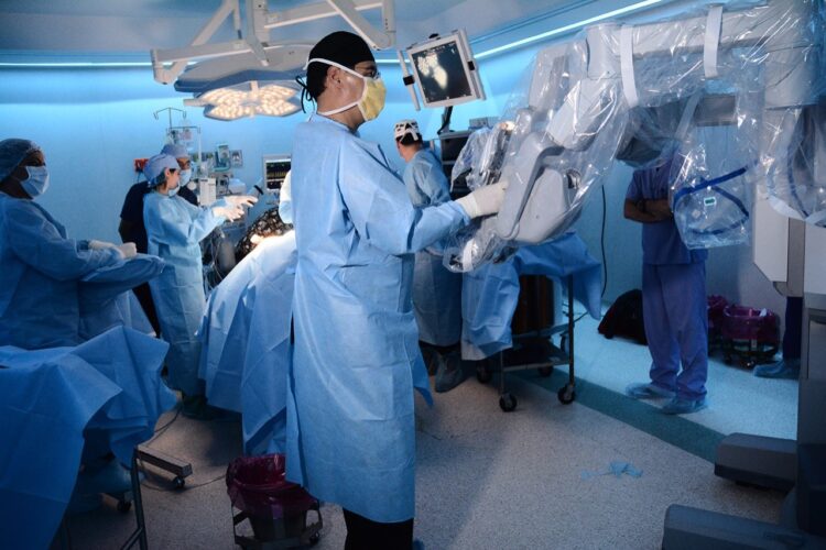 El ISSSTE mantiene activo durante pandemia el servicio de cirugía robótica