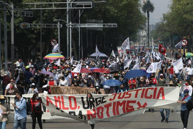 Mejor salario, respeto a contratos y vacunas, exigencias predominantes en Día del Trabajo