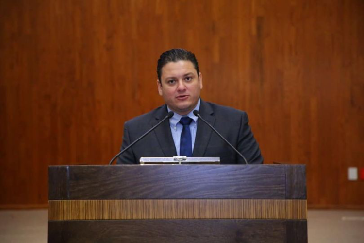 Sin nada en el morral, diputado ‘chalán’ de Arturo Soto ordena construir nuevo hospital en Victoria