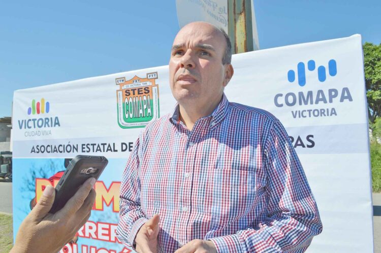 Se enoja Gustavo Rivera porque Profeco pone sellos a Comapa por denuncia de usuario