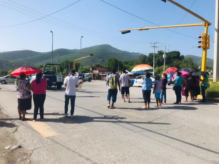 Victoria está fuera de control: otro grupo de colonos sin agua bloquea el Libramiento Portes Gil