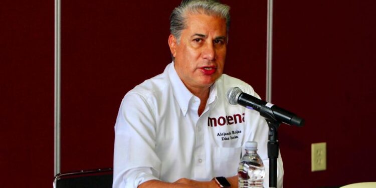 Busca Díaz Durán candidatura a gobernar Tamaulipas con WhatsApp como medio de proyección