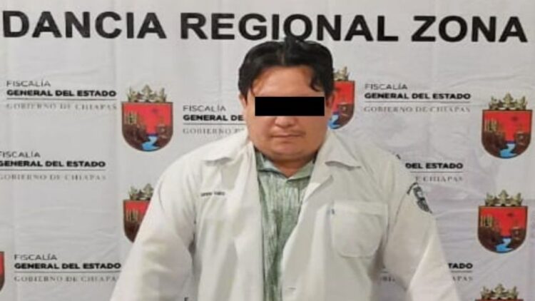 Detienen en Chiapas a médico ‘patito’ que aplicaba suero en lugar de vacunas